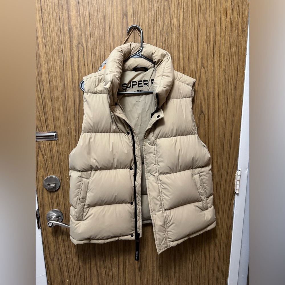 Aritzia Super puff vest size L